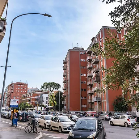 Stasera A Casa Da M.e. 4*