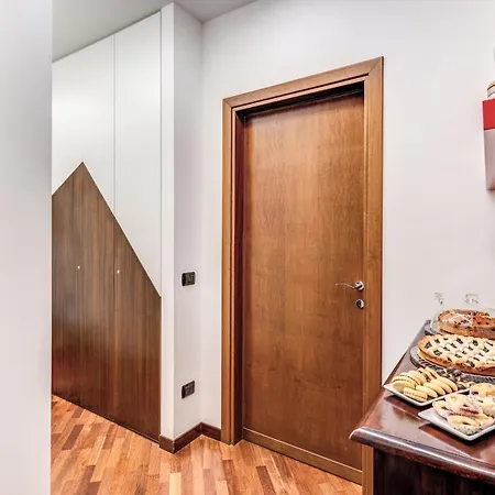 Stasera A Casa Da M.e. רומא