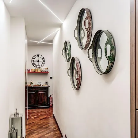 Stasera A Casa Da M.e.