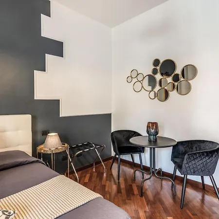 Stasera A Casa Da M.e.