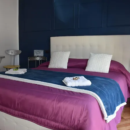 Stasera A Casa Da M.e. 4*