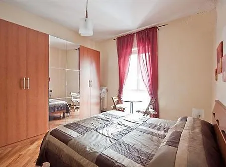 Stasera A Casa Da M.e. 4* Rome