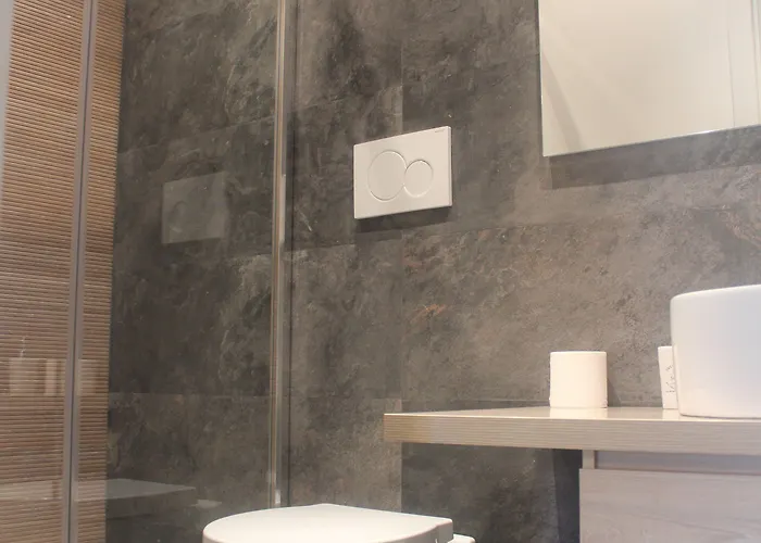 Stasera A Casa Da M.e. 4*