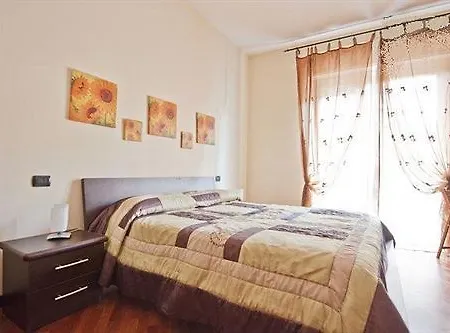Alojamento de Acomodação e Pequeno-almoço Stasera A Casa Da M.e. Roma