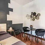 Stasera A Casa Da M.e.