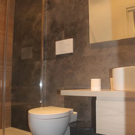 Stasera A Casa Da M.e. ローマ