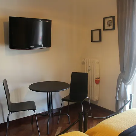 Stasera A Casa Da M.e. 4*