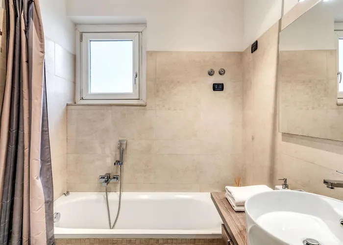 Stasera A Casa Da M.e. 4*