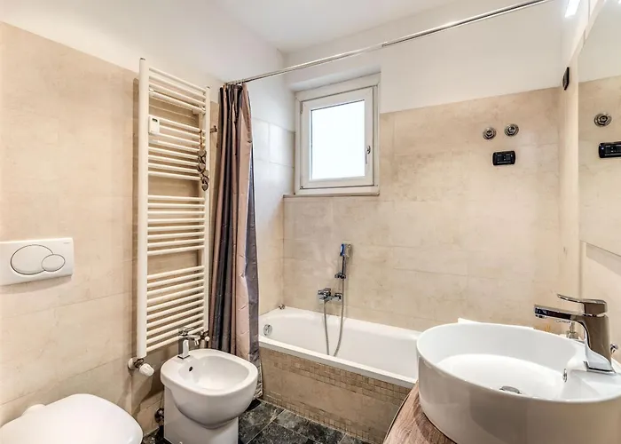 Stasera A Casa Da M.e. 4*