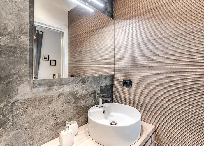 Stasera A Casa Da M.e.