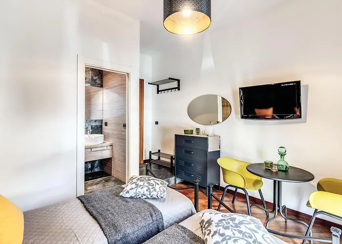 Stasera A Casa Da M.e. 4*