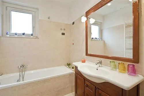 Bed & Breakfast Stasera A Casa Da M.e. 4*